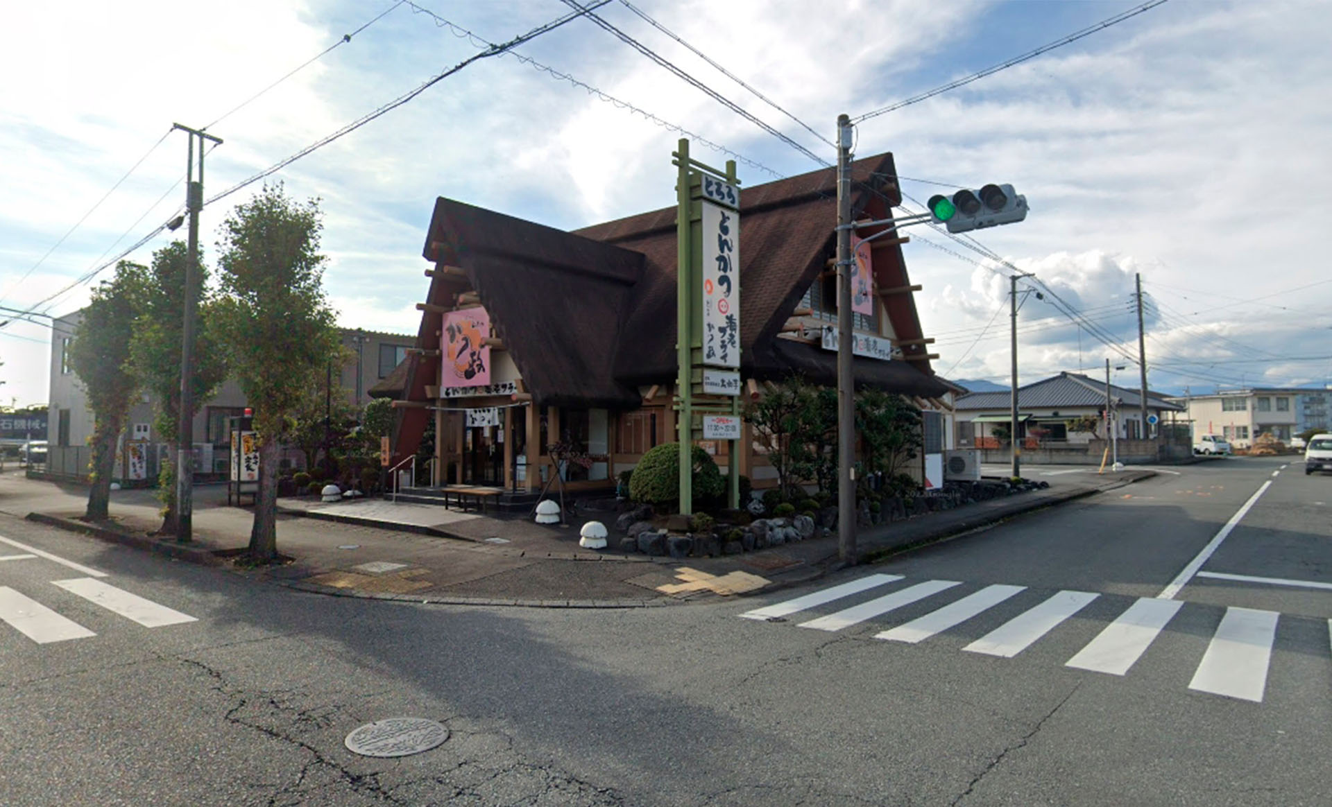 かつ政津田店様の屋根を修繕しました。